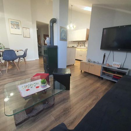 Apartment D Free Parking & Wifi, Walking Distance To Centrum زادار المظهر الخارجي الصورة